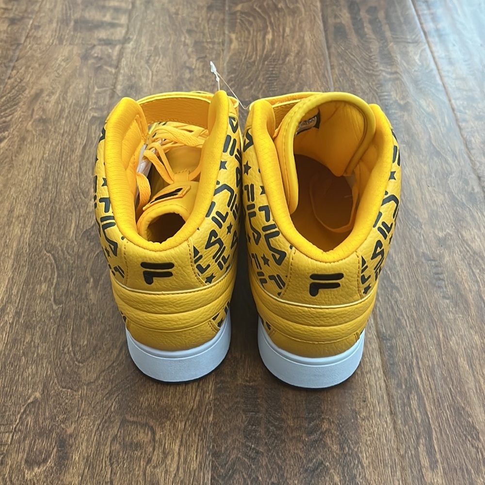 Fila High Tops Sneakers Size 9.5 - Picture 3 of 13
